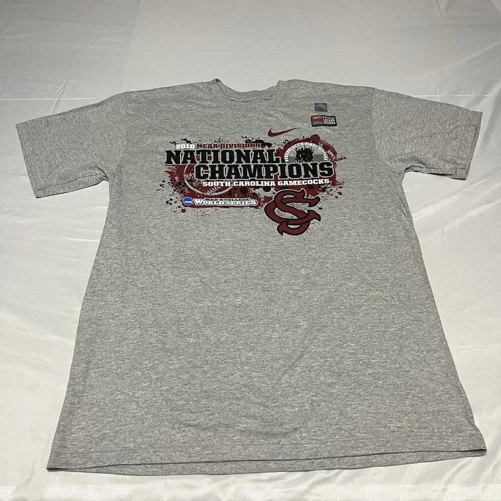 Nike South Carolina 2010 National Champs Mens M Gray Graphic Logo T-shirt NEW